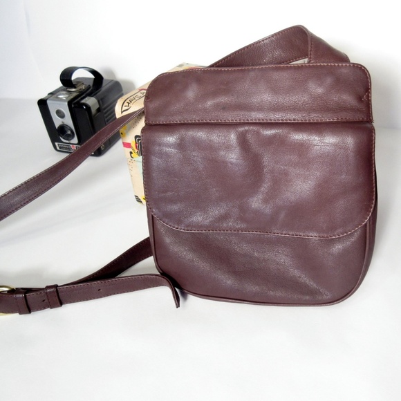 Orvis Handbags - Orvis Leather Travel Bag Flat Crossbody